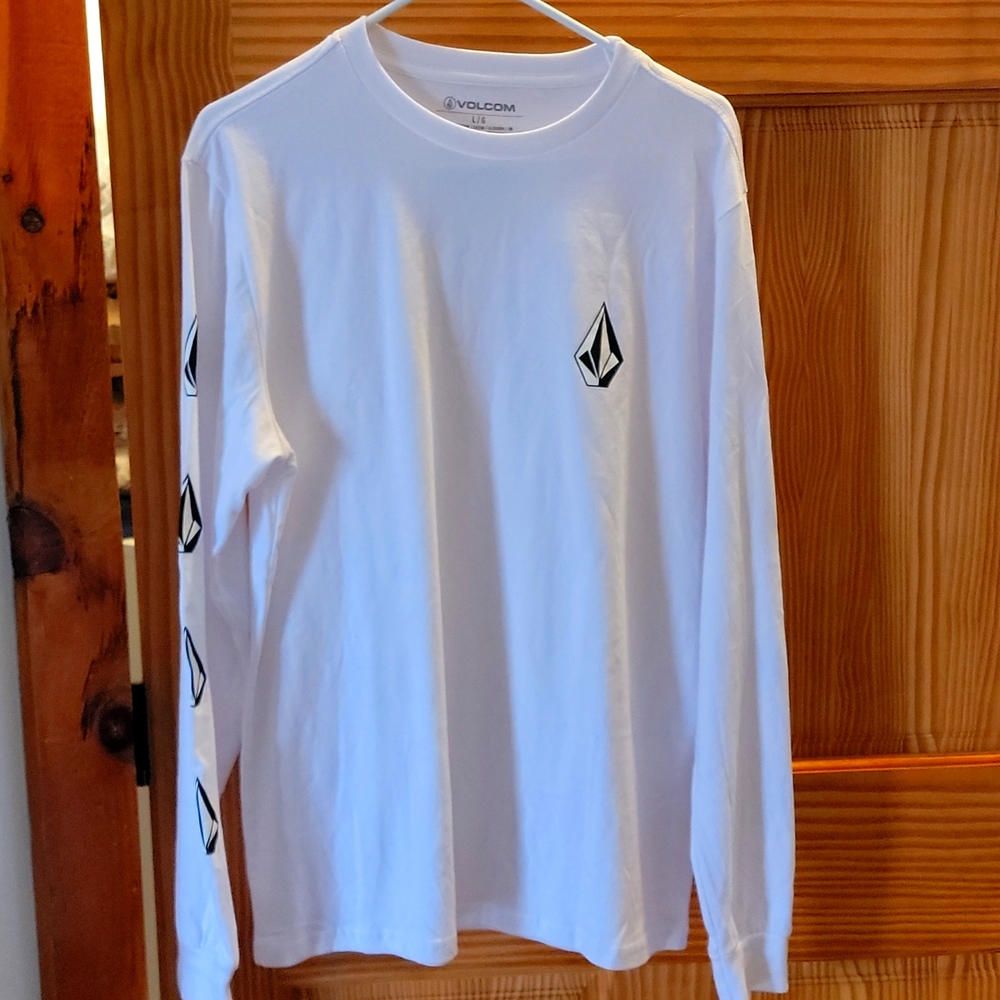 Mens Large Volcom long sleeve